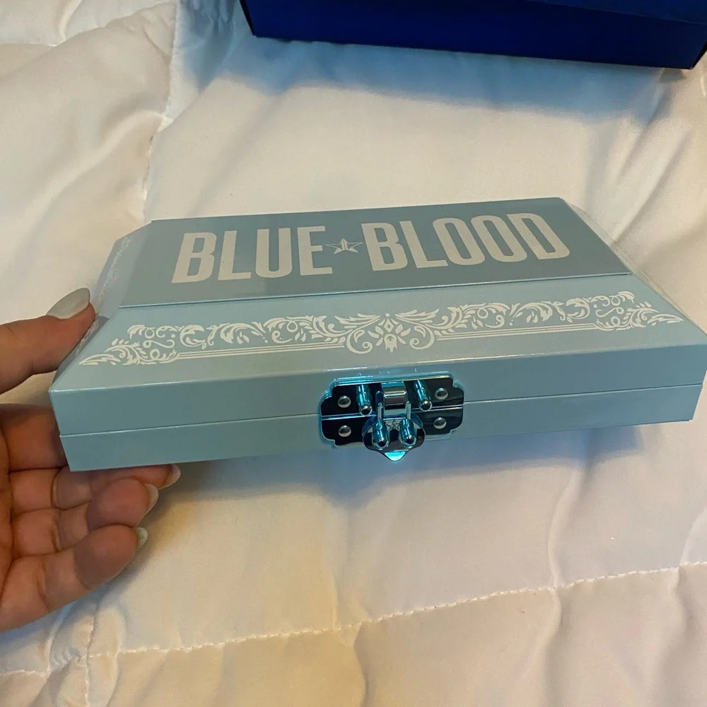 Jeffree Star Blue Blood Palette Eyeshadow